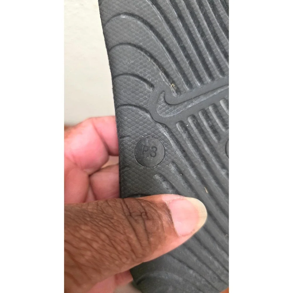 Nike Young Smiley Face Thong Flip Flops Size 3